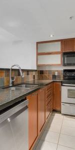 LOVELY ONE BED FOR RENT IN THE HEART OF KITS!! - Photo 4