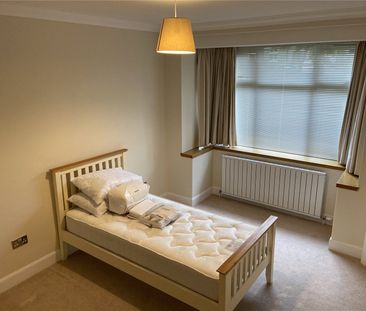 6 bedroom semi-detached house to rent - Photo 2