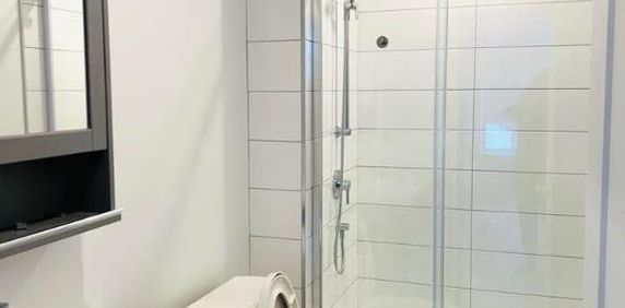 Loft avec chambre fermée à louer dans le Vieux-Lévis – Maison ancestrale complètement rénovée - Photo 2