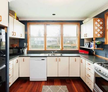 Charming 3BR Home in Milson! - Photo 3