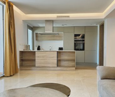 3 Bedroom Apartment For Rent in Nueva Andalucía, Málaga - Photo 2