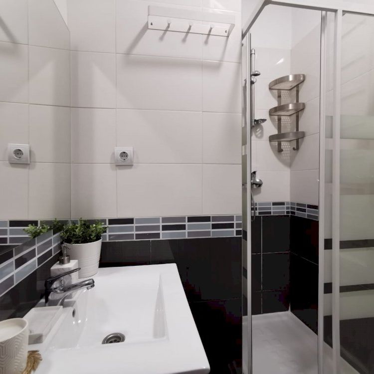 Charming room in Preciados - Photo 1