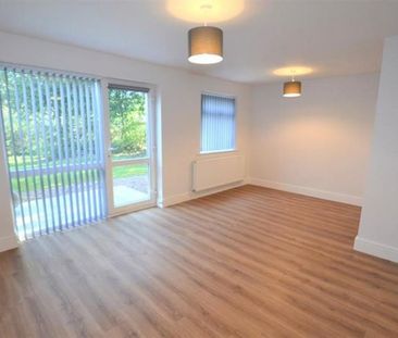 3 Bedroom End Terrace Available Arranging tenancy - Photo 1