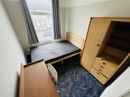 4 bedroom terraced house to rent - Photo 4