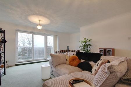 2 bedroom flat to rent - Photo 2