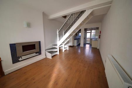 2 bedroom terraced house to rent - Photo 2