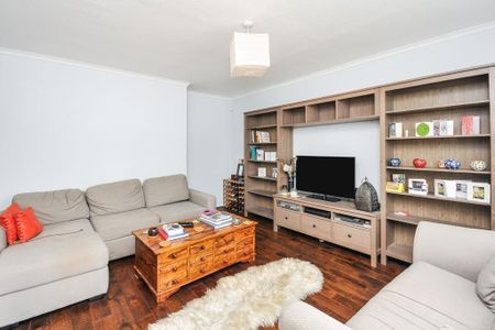 3 bedroom end of terrace house to rent - Photo 4