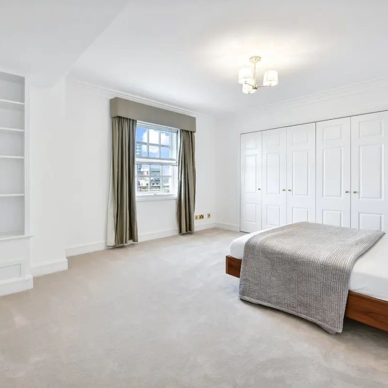 3 bedroom flat in 117-129 Park Street - Photo 1