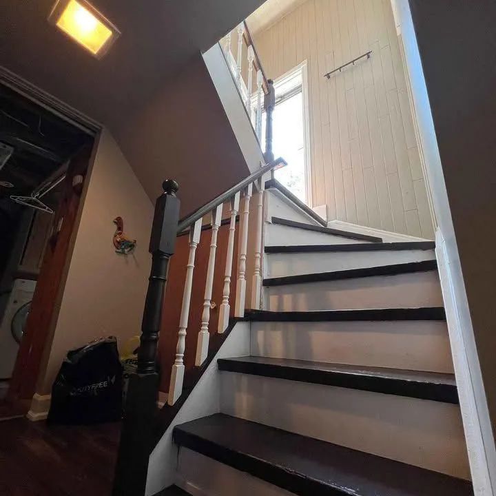 141 BEXHILL AVENUE - Photo 1