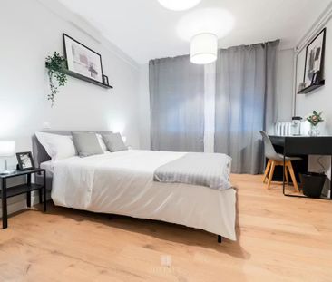 Ronda del General Mitre, Barcelona, Catalonia 08006 - Photo 2