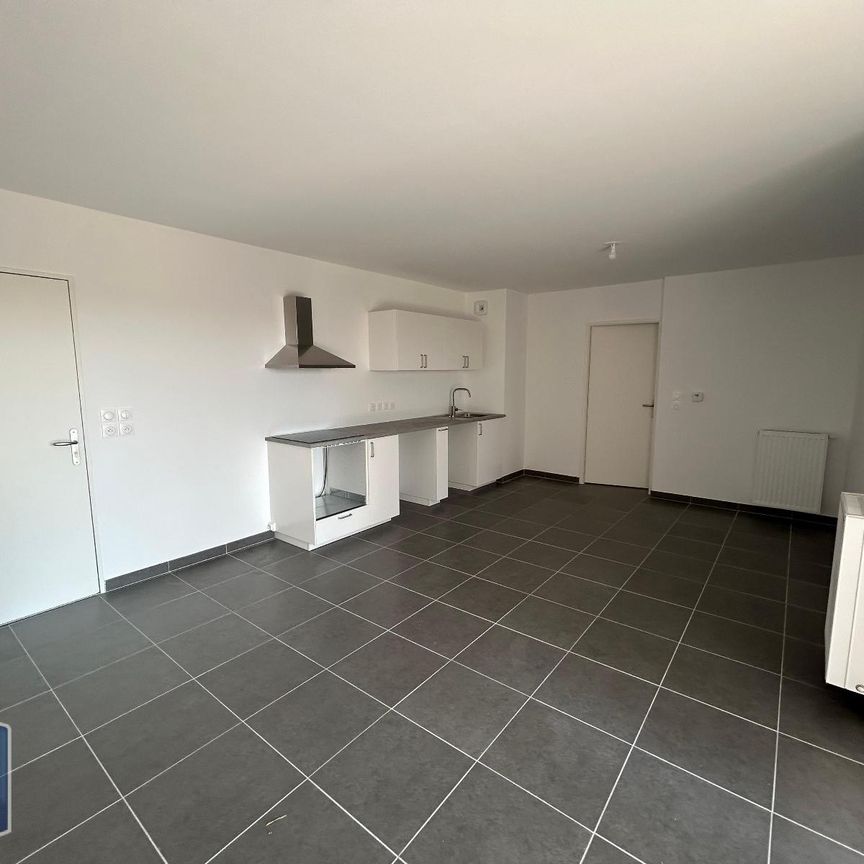Location Appartement 3 pièces 62m² PORT DE BOUC 13110 - Photo 1