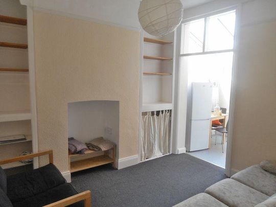 6 bedroom terraced house to rent - Photo 1