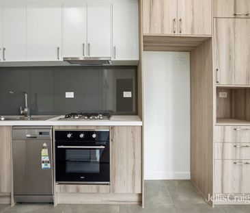 One-Bedroom Apartment - Photo 2