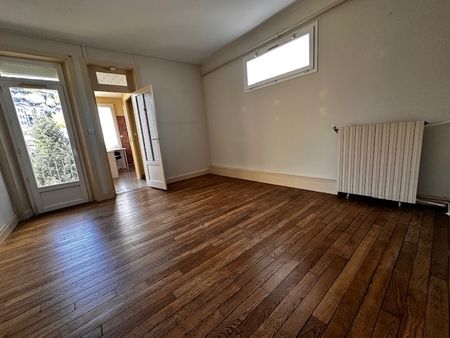 Location Appartement 2 pièces 52m² TULLE 19000 - Photo 4