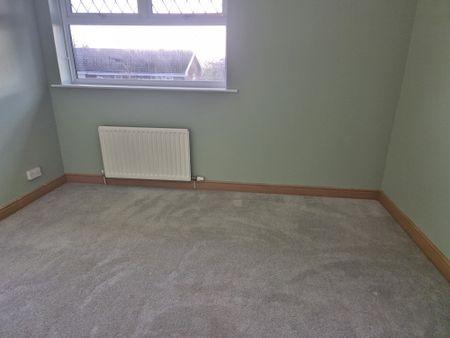 Heather Close, Runcorn, Beechwood - Photo 2