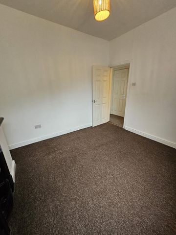 4 bedroom terraced house to rent - Photo 5