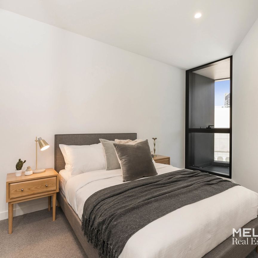 LUXURIOUS 1 BEDROOM AT AURORA TOWER – FURNISHED - Photo 1