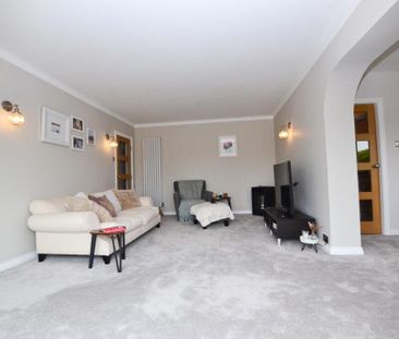 3 bedroom detached bungalow to rent - Photo 2