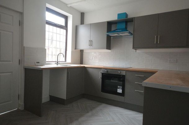 2 bedroom terraced house to rent - Photo 1