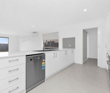 Luxury Living in a Peaceful Family Estate - Photo 4