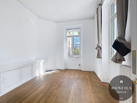 A LOUER AVIGNON INTRAMUROS ( 84000 ) : Appartement 3 pièces non meublé - avec balcon !, - Photo 3