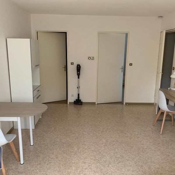 Location Appartement 1 pièce 26m² POITIERS 86000 - Photo 1