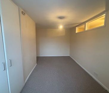 Old Row, Scunthorpe - Photo 4