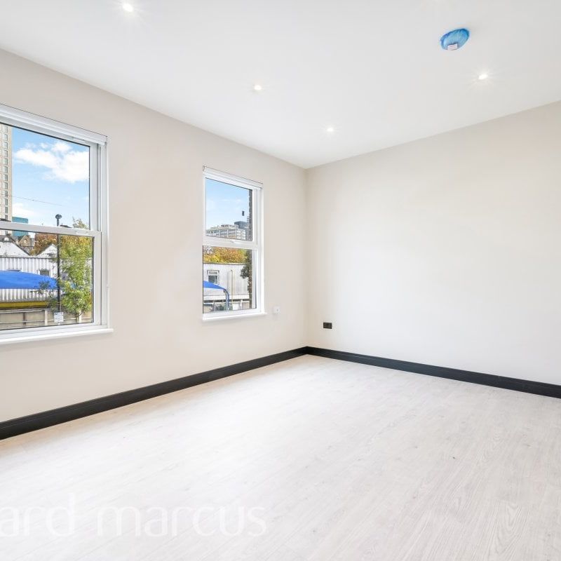 Clarendon Road - Photo 1