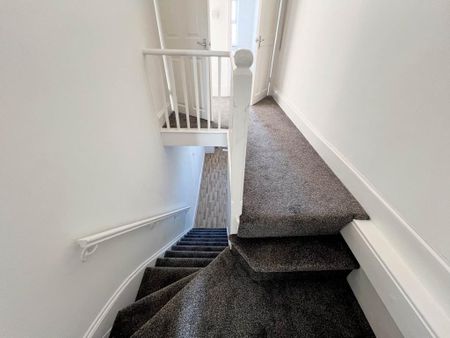 2 bedroom maisonette to rent - Photo 3