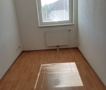 Schöne 3 Zimmer Wohnung mit Balkon und Küche - Foto 4