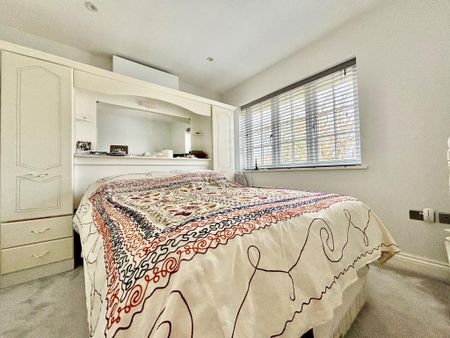 4 bedroom detached house to rent - Photo 4