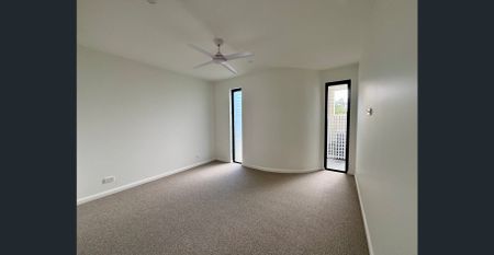 New 1-Bedroom Apartment – Just a Stroll to the Beach! - Photo 2