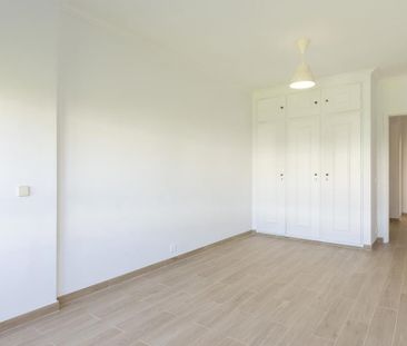 2 Bedroom Apartment with parking, Bairro do Rosário, Cascais - Photo 5