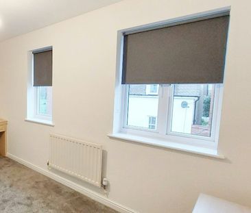 Terraced House to rent on - Photo 5