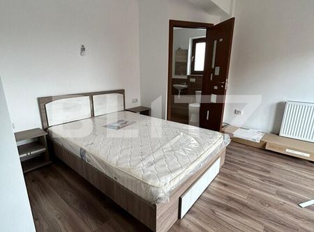Apartament de 3 camere, 90mp, decomandat, zona strazii Romul Ladea - Photo 5