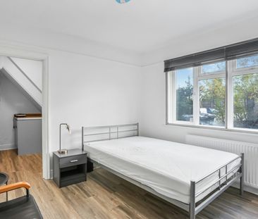 Studio flat to rent on - Photo 3