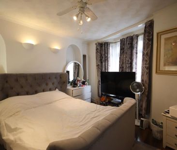 3 bedroom terraced house to rent - Photo 6