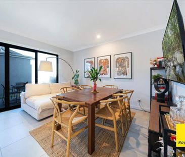 Lovely and Modern Family Home - Close to Amenities - Photo 4