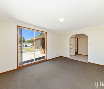 13 Leisler Place, Palmerston ACT, Belconnen - Photo 6