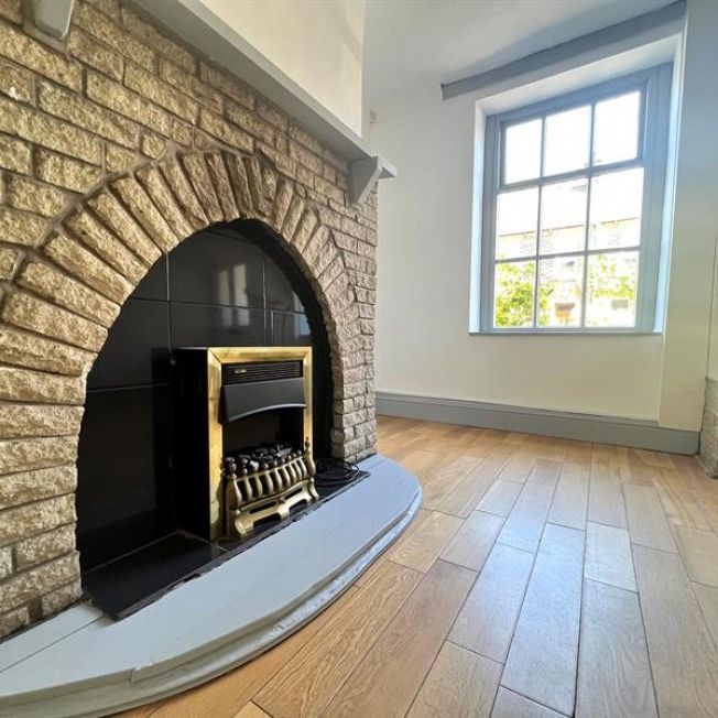 2 Bedroom Terraced To Let - Photo 1