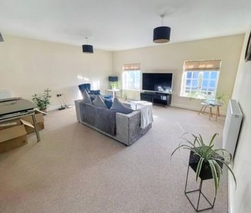 2 bedroom mews to rent - Photo 1