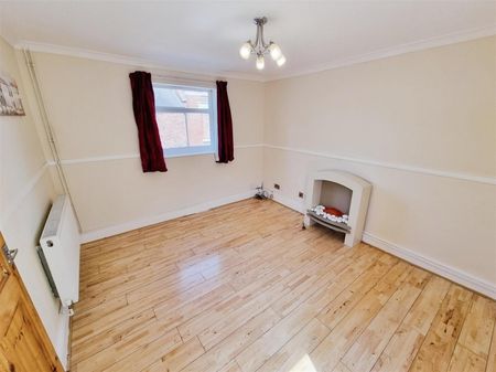 2 Bedroom Maisonette to Rent in Dayton Street, Rushden, Northants, NN10 - Photo 3