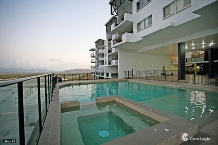 Stunning City Views in the Heart of Townsville City! - Photo 5