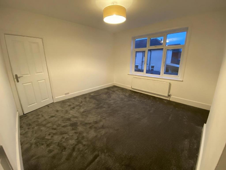 3 bedroom detached house to rent - Photo 4