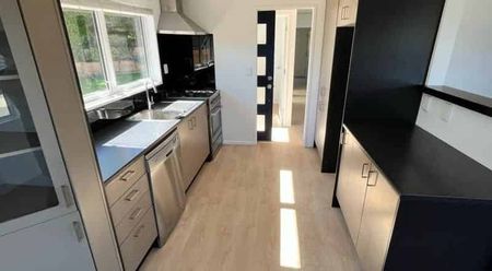 9 Invercargill Drive, Kelson - Photo 2