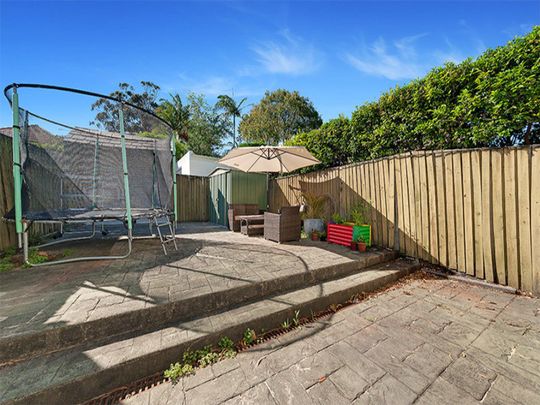STYLISH AND SPACIOUS SEMI IN PRIME MOSMAN LOCATION - Photo 1