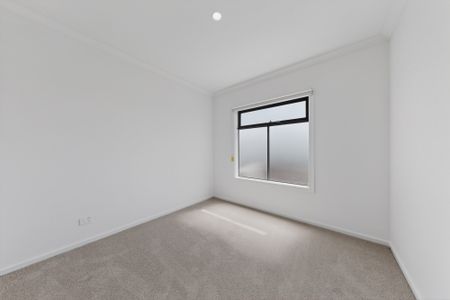 105 Prudence Parade, Point Cook VIC 3030 - House For Rent | Domain - Photo 4