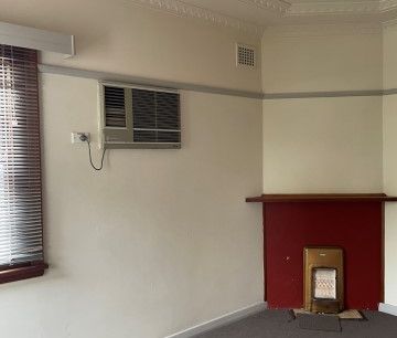 Cute Cottage. Great Location - Photo 4