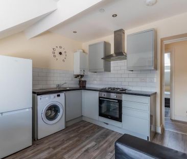 2 bedroom private hall to rent - Photo 5