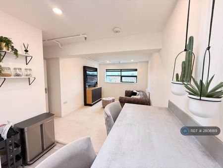1 bedroom flat to rent - Photo 4